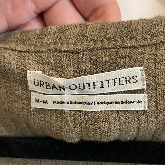 Urban Outfitters Cropped Cardigan Olive Green - Picture 3 of 5